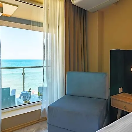 Хотел Marina Hotel, Sunny Day
