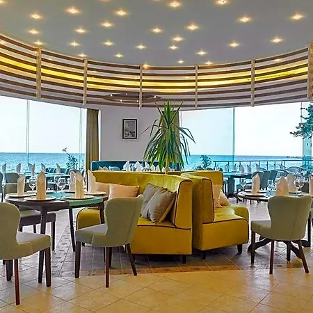 Hotel Marina Hotel, Sunny Day